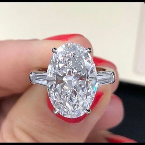 💎 New sparkling oval white sapphire ring 💎 - Picture 1 of 6